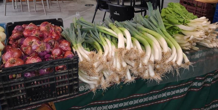 Las verduras de invierno en su plenitud en el primer mercado extraordinario del año