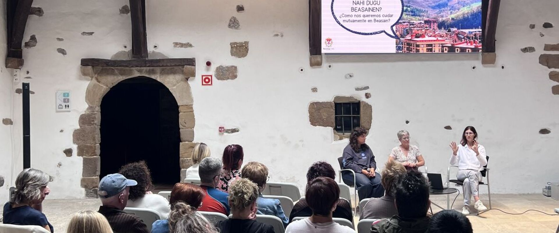 Beasaindarrek zaintzaren inguruan ardura eta konpromisoa erakutsi dute eredu berria erabakitzeko prozesuaren aurkezpenean