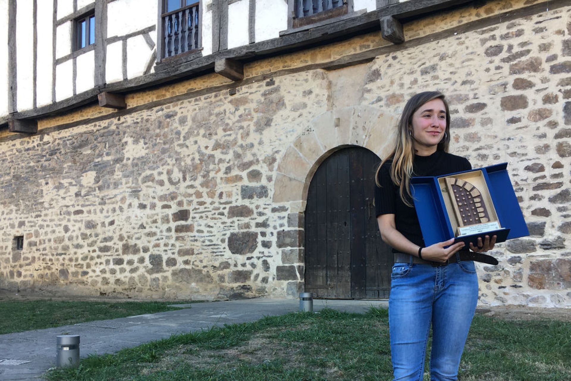 Maddi Ane Txoperena ganadora de la XXIIIº edición de la beca literaria Igartza